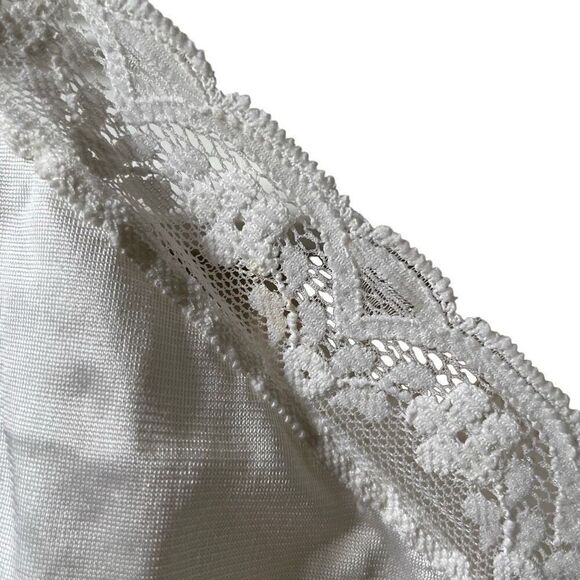 Vintage Vanity Fair Full Slip Womens 36 Ivory Nylon Lace Adjustable Strap - Picture 3 of 6